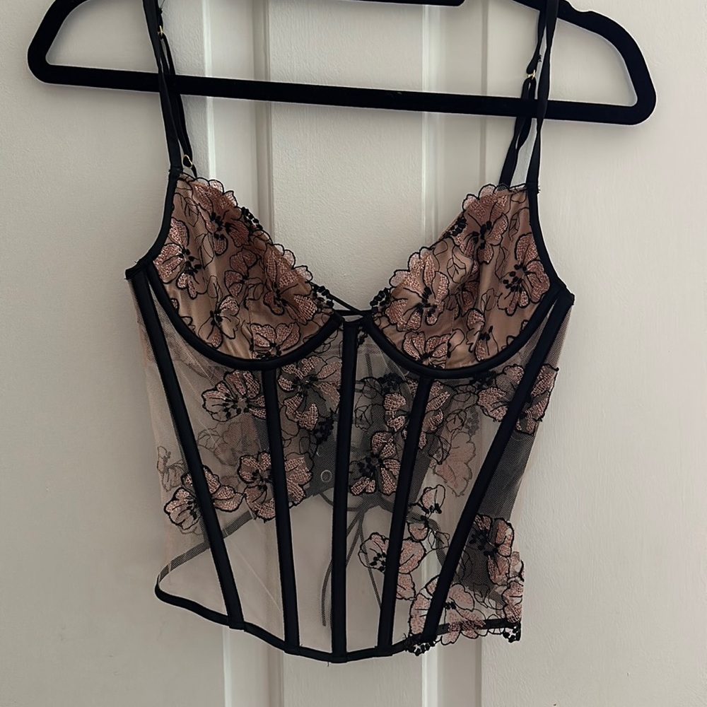 Victoria secret lightly lined corset in 32C